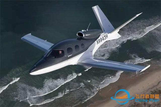 當(dāng)飛行安全遇到航空工業(yè)造：兩架美國飛機相撞后……-1576