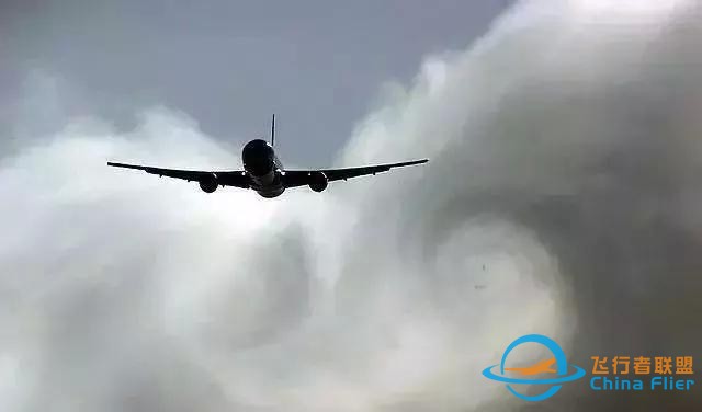 坐飛機就得看！乘飛機十大安全常識-399