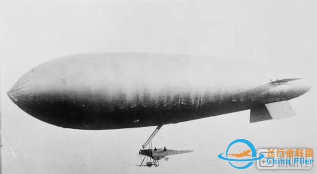 人類在現實中曾多次嘗試過《皇牌空戰7》里的“飛行母艦”-3096