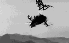 人類在現實中曾多次嘗試過《皇牌空戰7》里的“飛行母艦”-1802