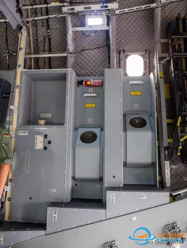 與空中加油飛機A400M近距離接觸-806
