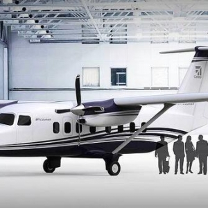 首架賽斯納408空中快車飛機機翼與機身成功對接