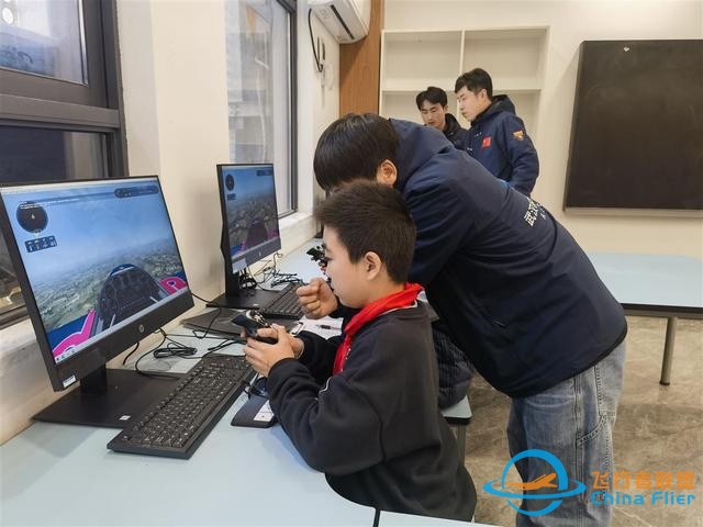 課后社團學什么？武漢這群小學生學起“開飛機”-5617