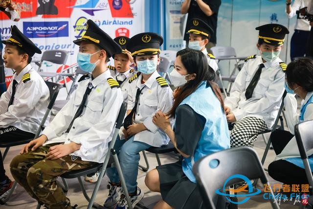 全國助殘日：聽障孩子走進航空運動基地體驗模擬飛行-2755