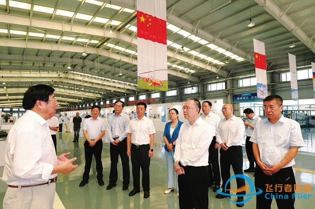 金湘軍在大同市調(diào)研通用航空產(chǎn)業(yè)發(fā)展工作時強調(diào) 聚焦全產(chǎn)業(yè)鏈完善通航生態(tài) 持續(xù)拓展高質(zhì)量發(fā)展新空間-5074
