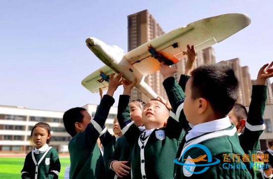 科技?jí)粝腼w上藍(lán)天 浐灞小小少年 逐夢(mèng)向前-1570