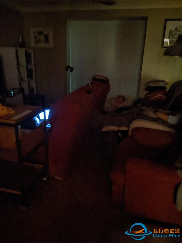 帶娃在家模擬飛行15小時，引網友圍觀：用愛和創意抵御生活的無奈-5211