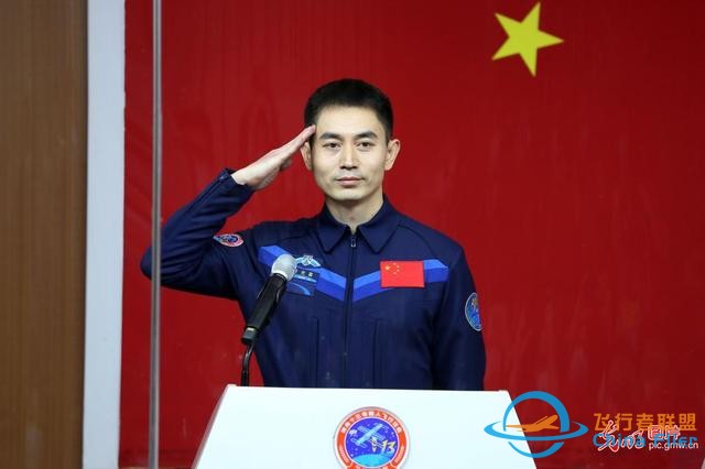 神舟十三號(hào)載人飛行任務(wù)航天員與中外記者見面-8732