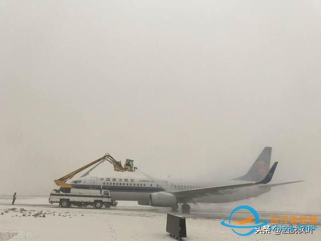 飛機起降必須開飛行模式？技術(shù)真相與安全邏輯深度解析-2907
